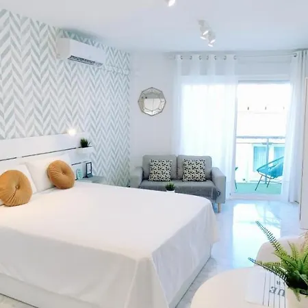 - New Central Studio Plata With Balcony Lägenhet Torremolinos